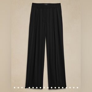 Banana Republic SILKY RELAXED TROUSER NWOT Size 6 Black